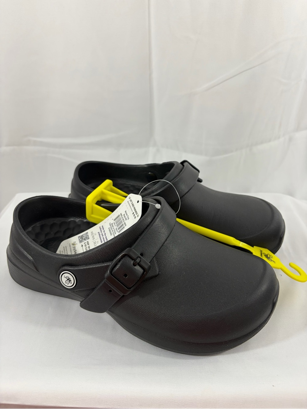 NWT Joybees Women’s Size 8/Mens Size 6 Black Slip-On Clogs with Adjustable Strap